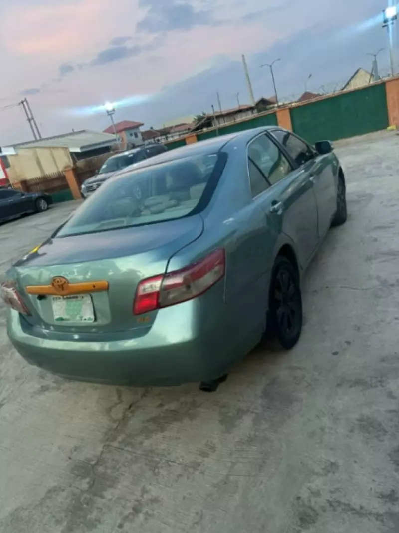 Toyota Camry   - 2007
