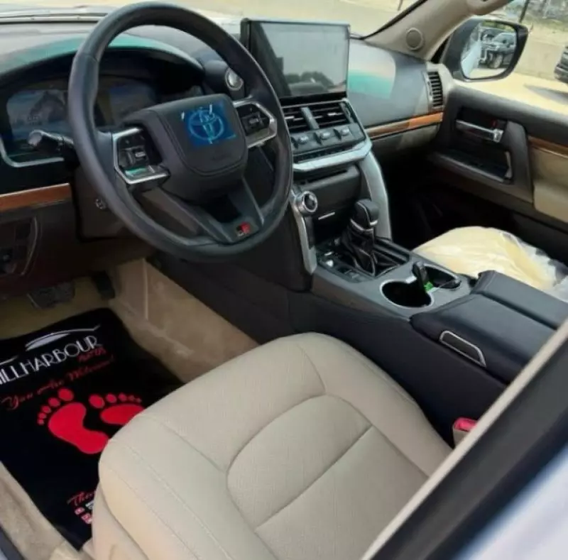 Toyota  Land Cruiser VXR V8   - 2010