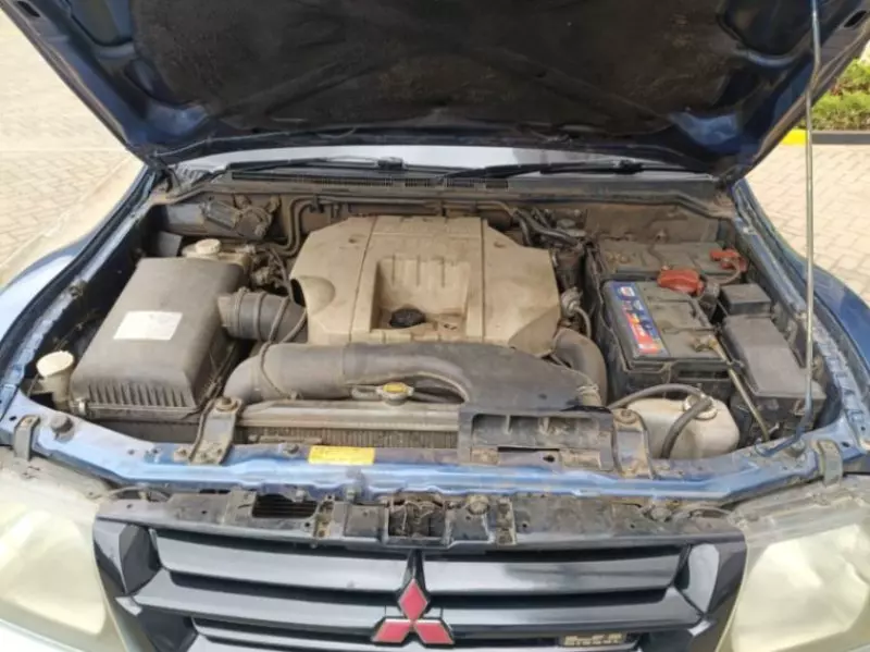 Mitsubishi Pajero   - 1999