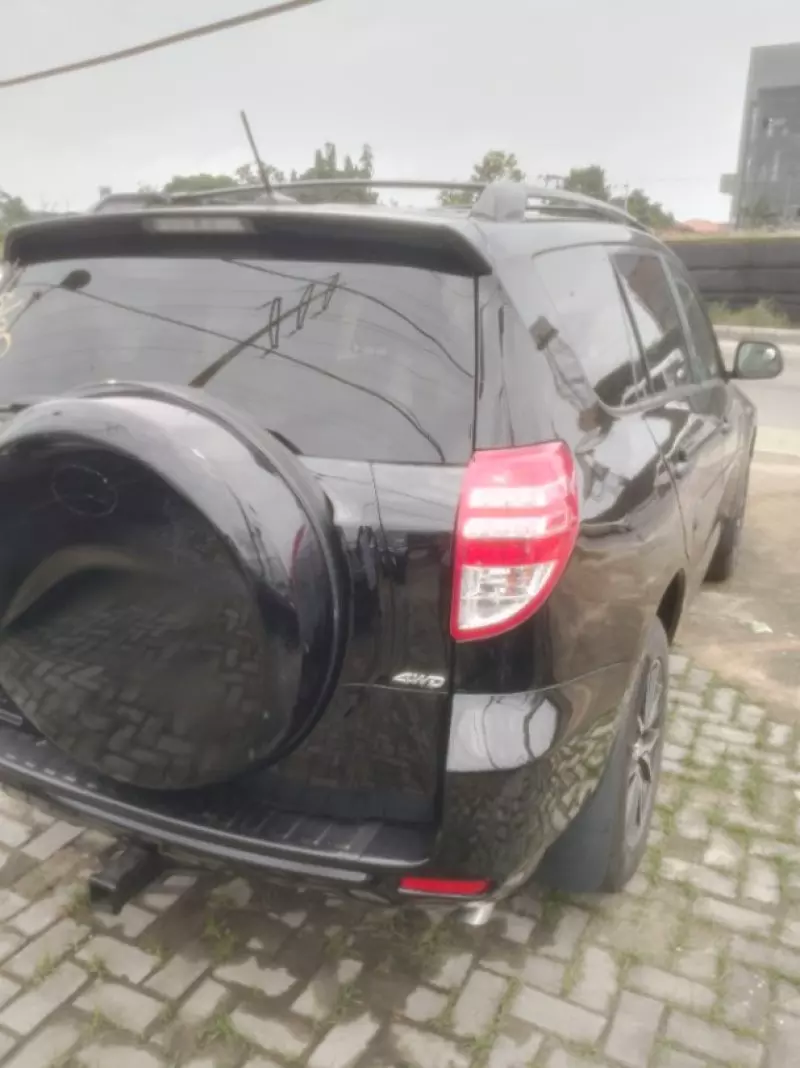Toyota RAV 4   - 2013