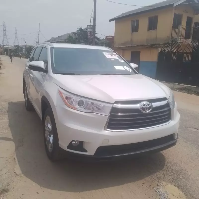 Toyota Highlander   - 2015