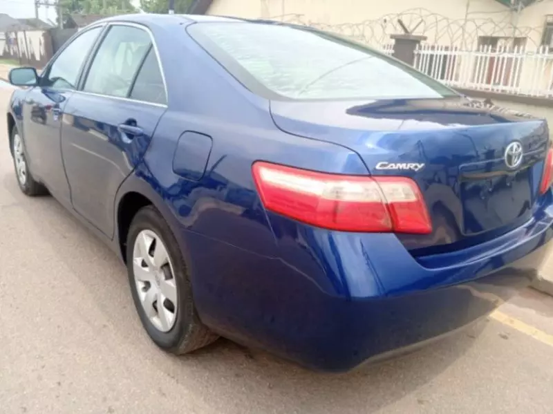 Toyota Camry   - 2009
