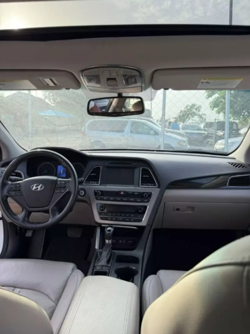 Hyundai Sonata   - 2016