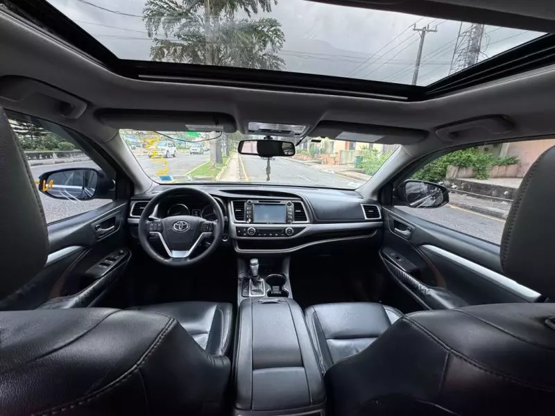 Toyota Highlander   - 2015
