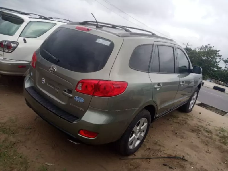 Hyundai Santa FE   - 2014