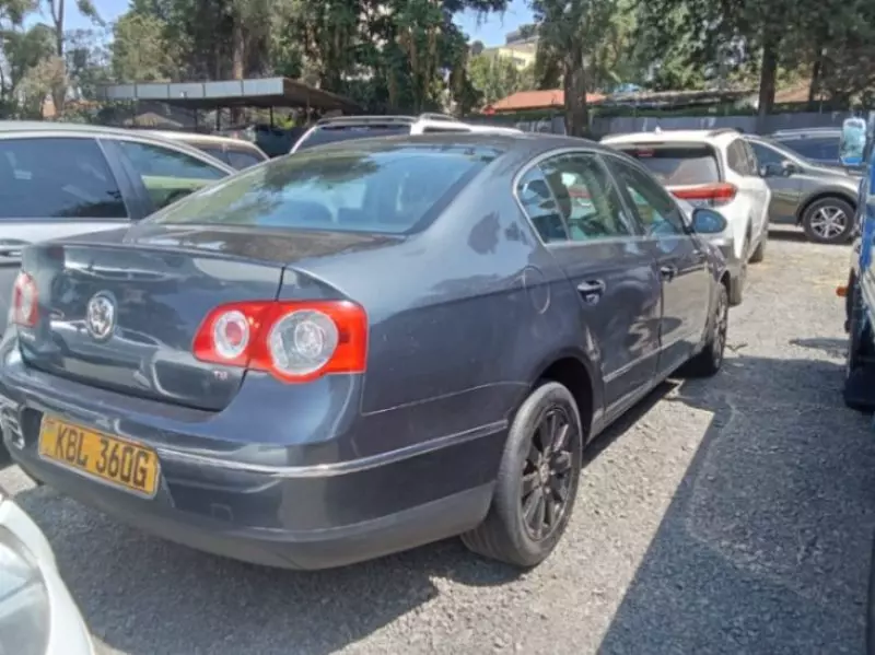 Volkswagen Passat   - 2006