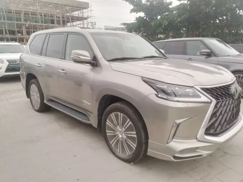 Lexus LX 570   - 2019