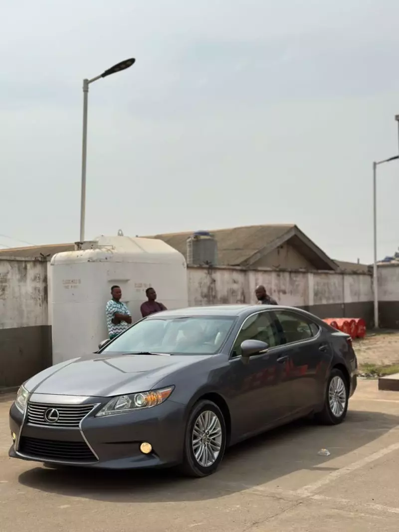 Lexus ES 330   - 2013