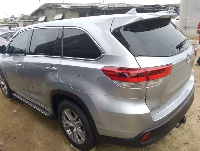 Toyota Highlander   - 2015