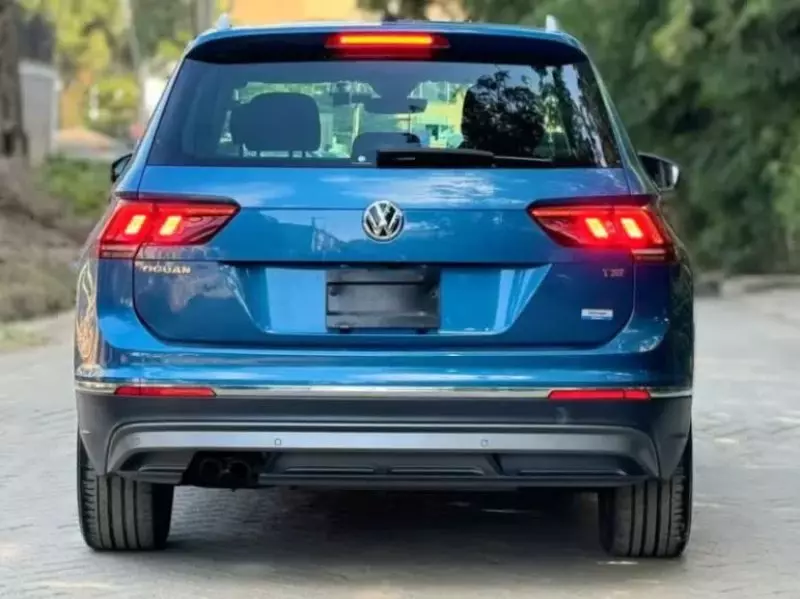 Volkswagen Tiguan   - 2017