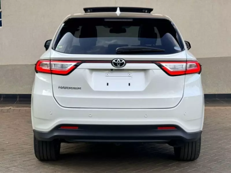 Toyota Harrier   - 2019