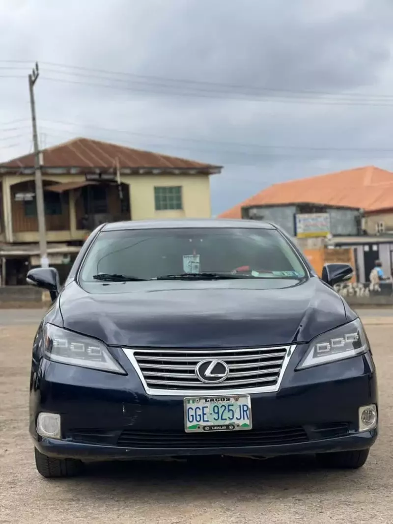 Lexus ES 350   - 2010