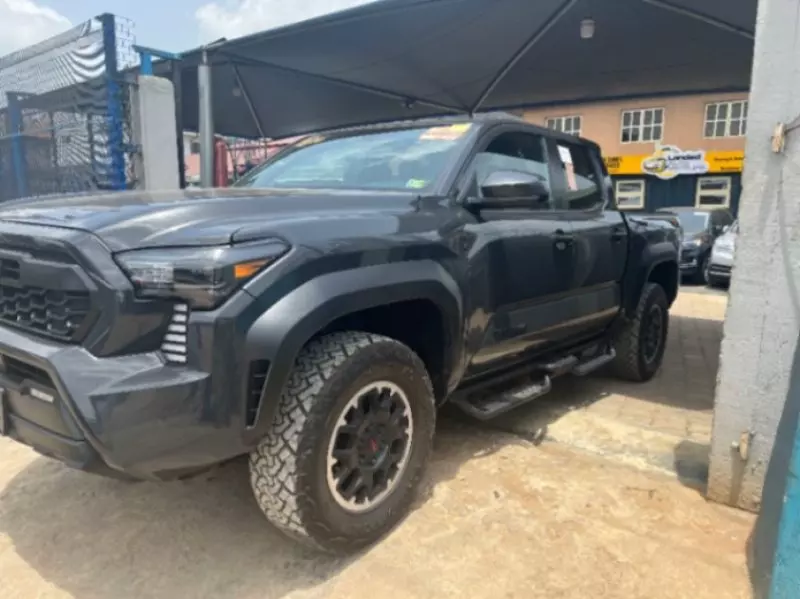 Toyota Tacoma   - 2024