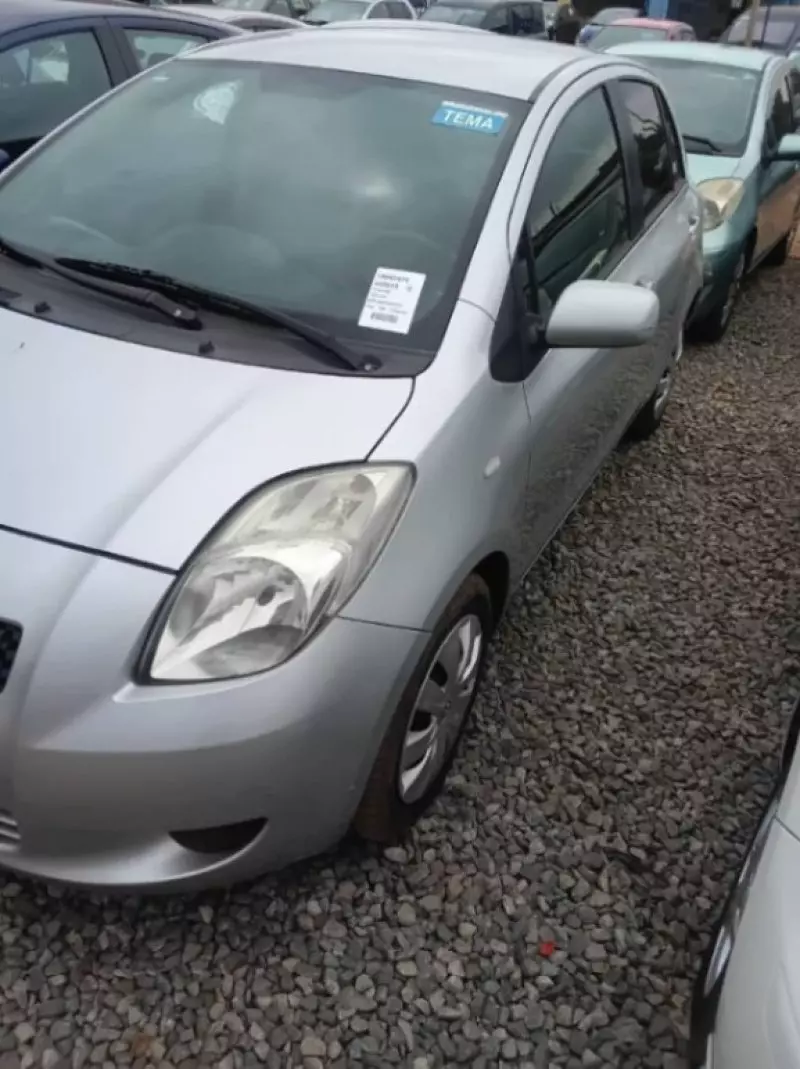 Toyota Yaris   - 2010
