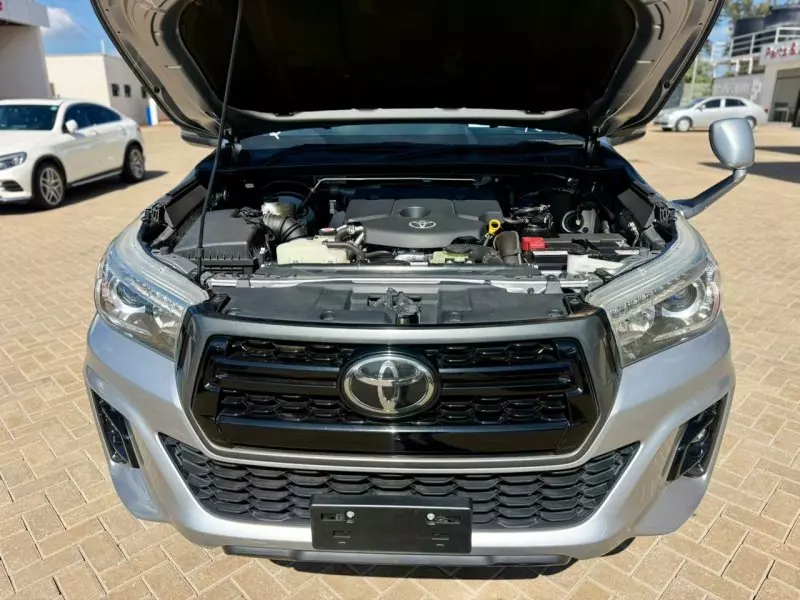 Toyota Hilux   - 2019