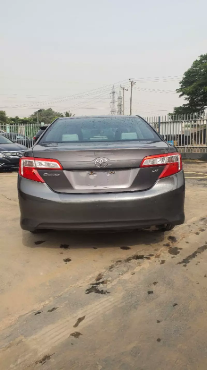 Toyota Camry   - 2012