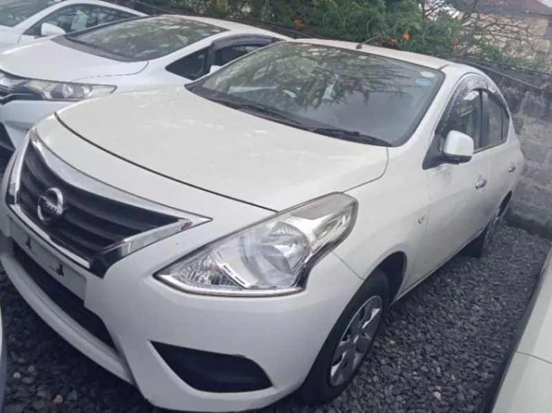 Nissan Latio   - 2015