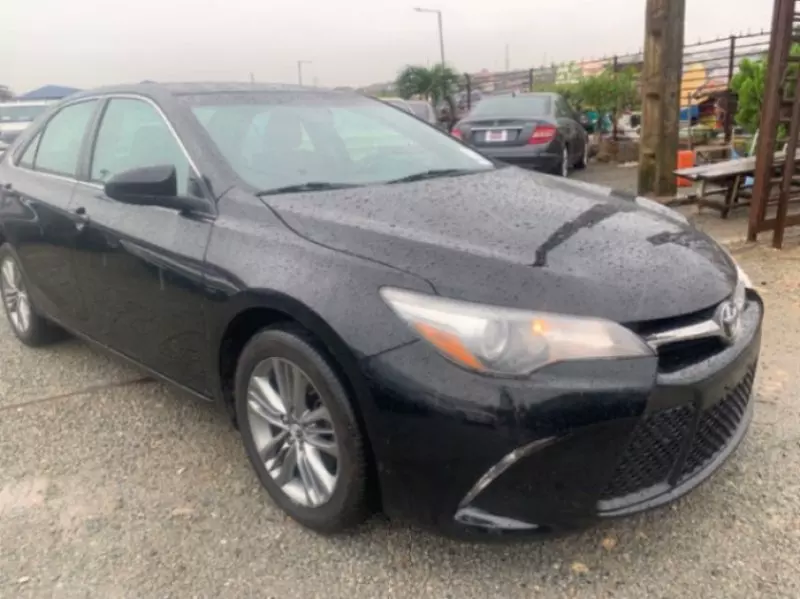 Toyota Camry   - 2016