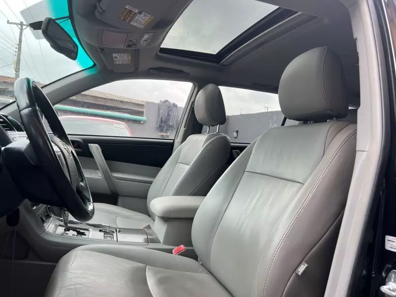 Toyota Highlander   - 2010