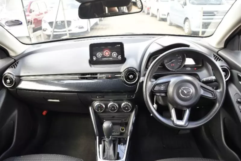 Mazda Demio   -