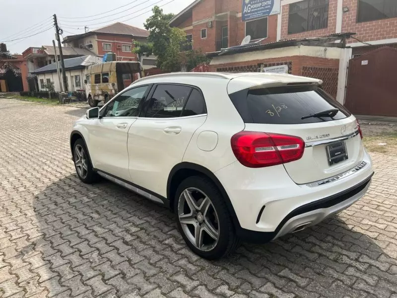 Mercedes-Benz GLA 250   - 2015