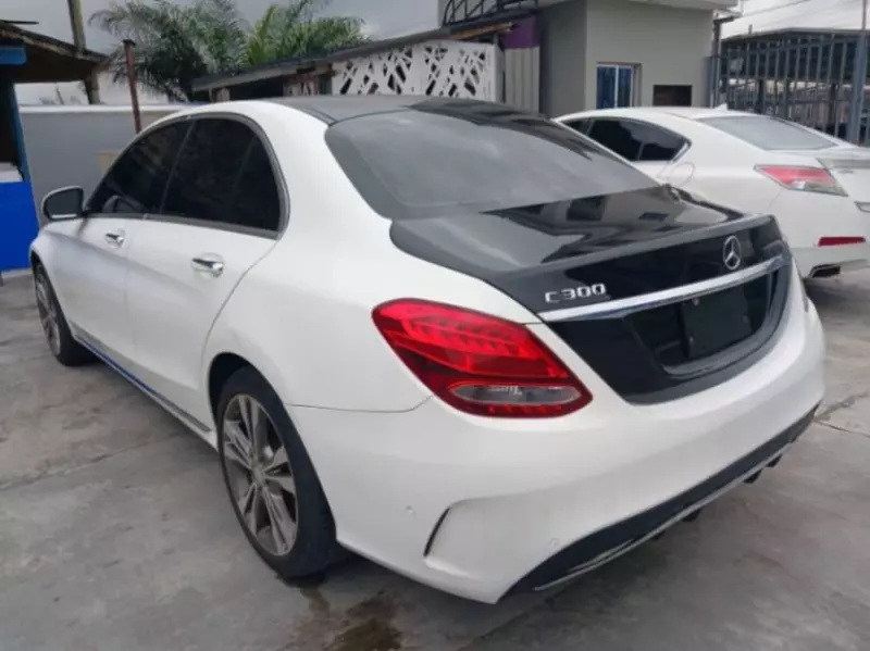 Mercedes-Benz C 300