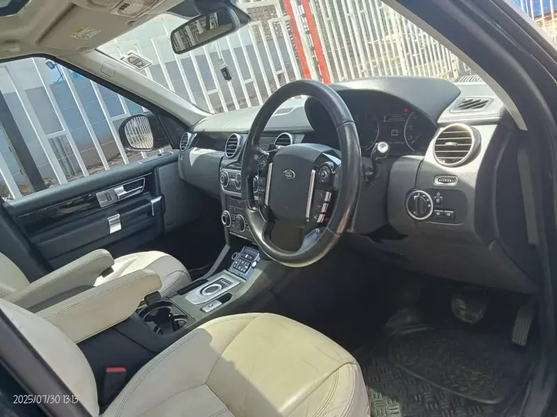 Land Rover Discovery   - 2014