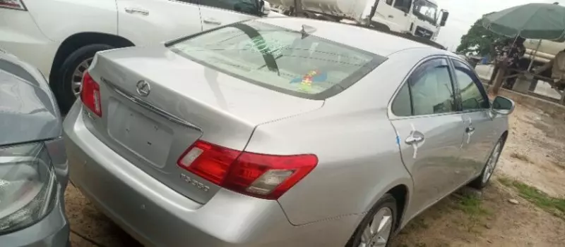 Lexus ES   - 2009