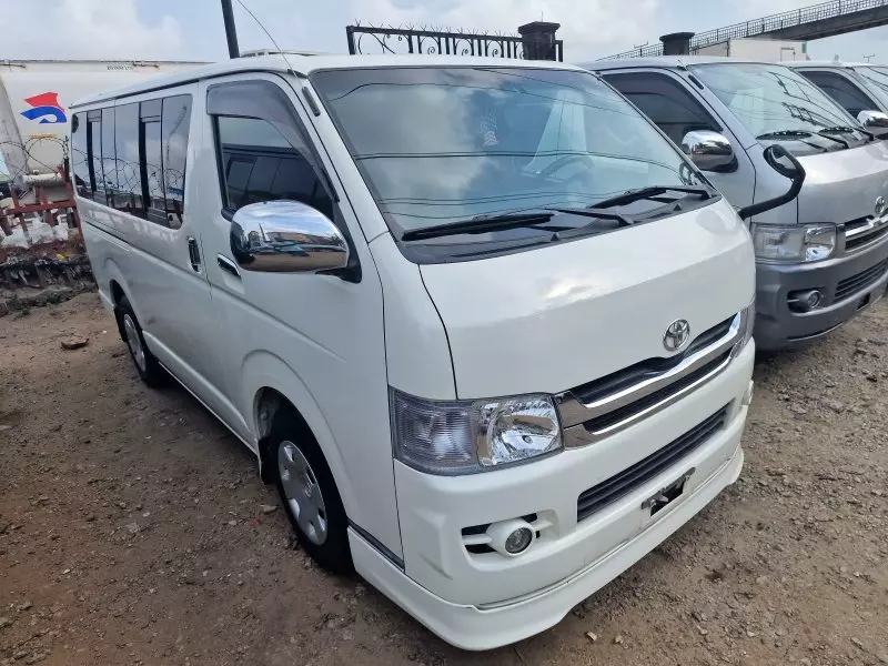 Toyota Hiace   - 2005