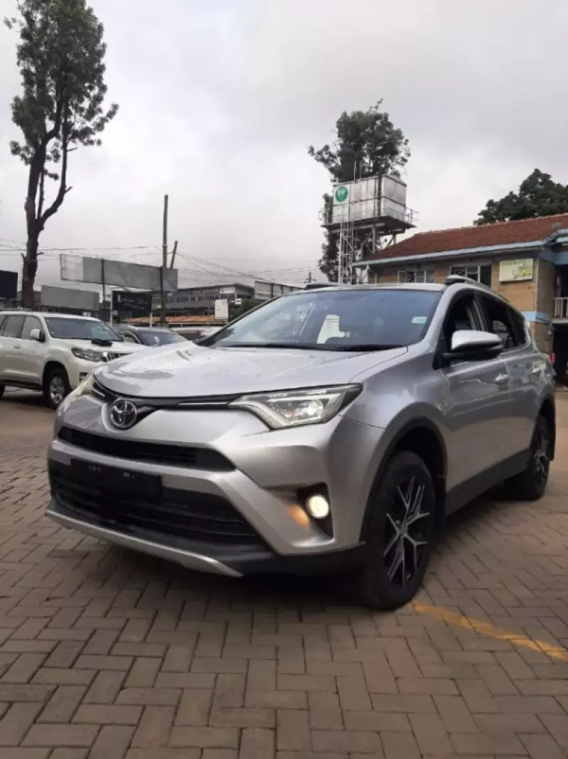 Toyota RAV4   - 2016