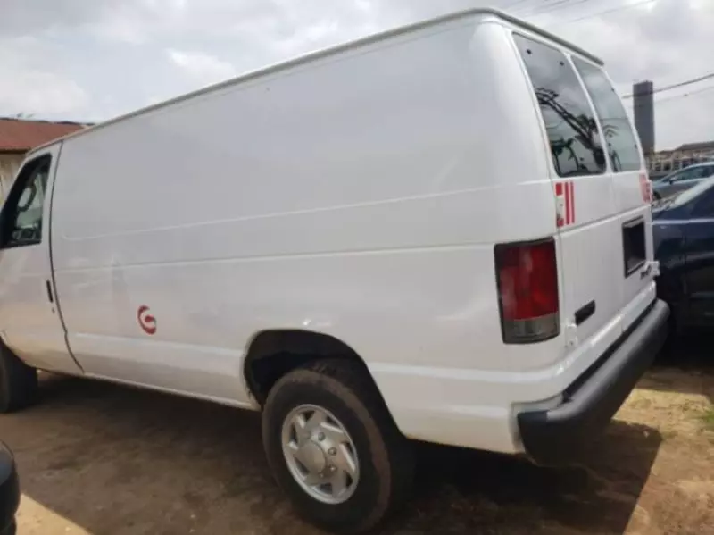 Ford E 250   - 2010