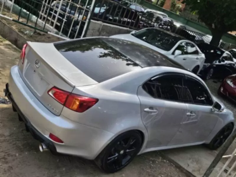 Lexus IS   - 2009