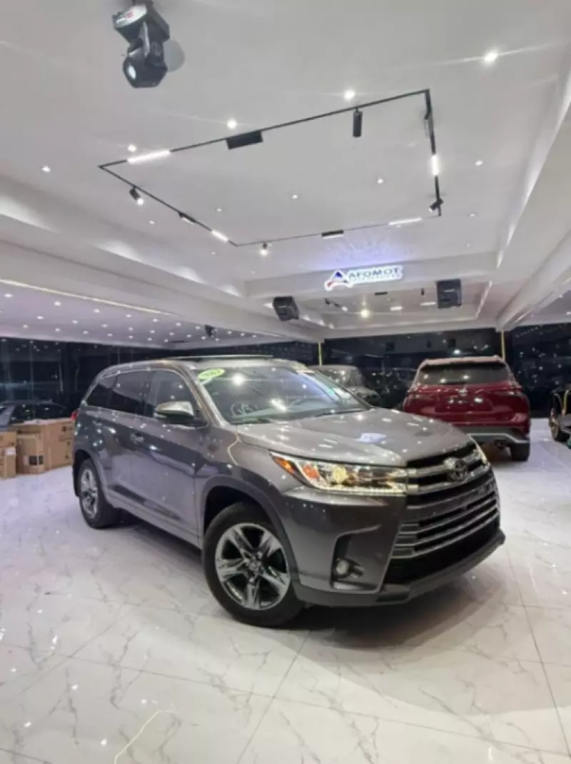 Toyota Highlander   - 2017