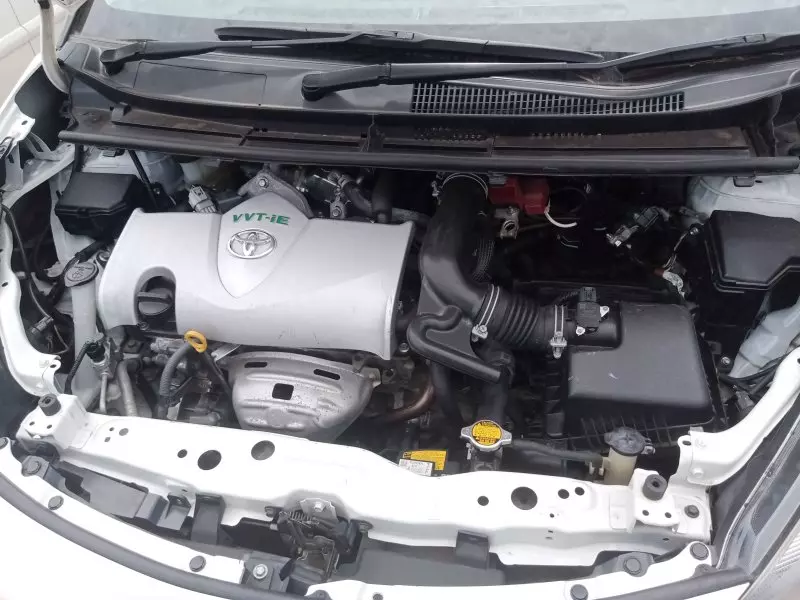 Toyota Sienta   - 2016