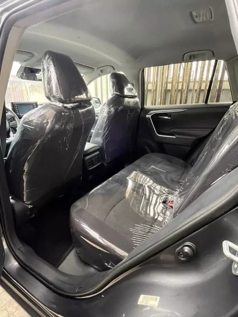 Toyota RAV 4   - 2021