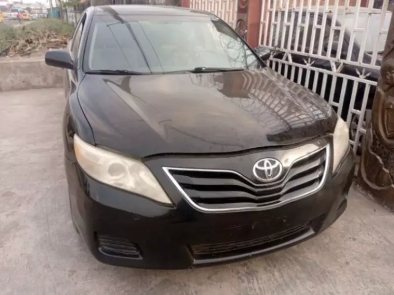 Toyota Camry   - 2011
