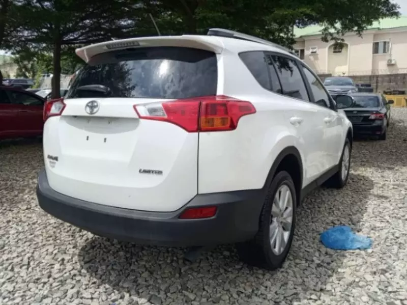 Toyota RAV4   - 2014