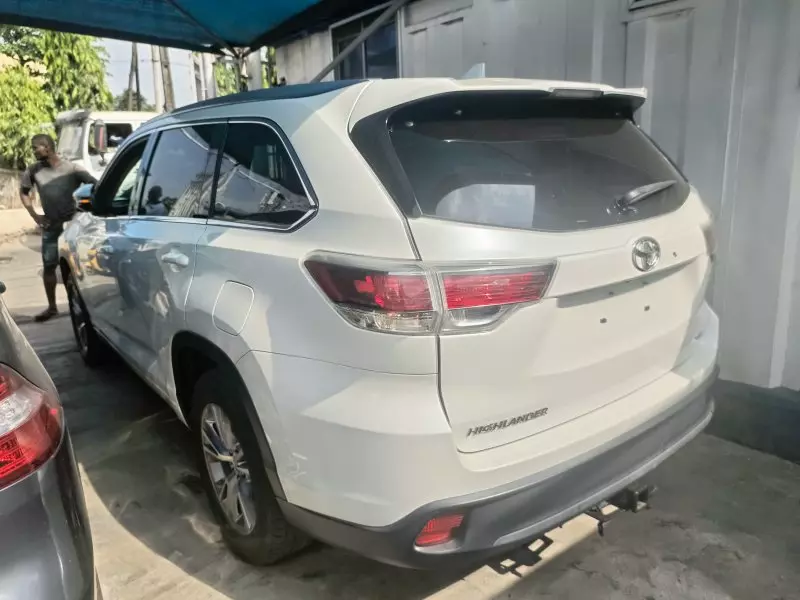 Toyota Highlander   - 2014