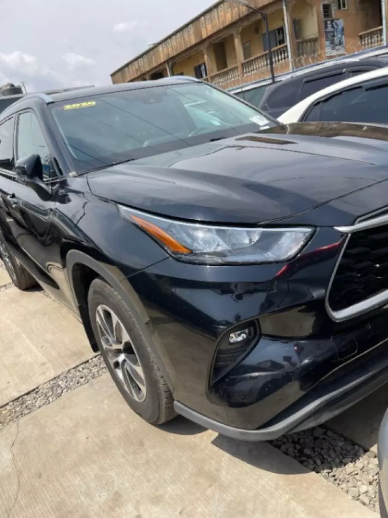 Toyota Highlander   - 2020