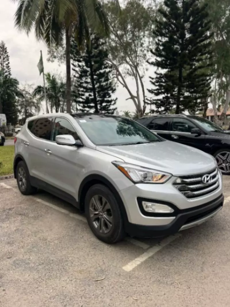 Hyundai Santa Fe   - 2014