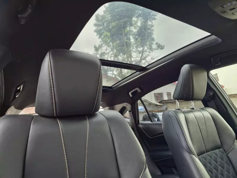 Toyota Harrier   - 2018
