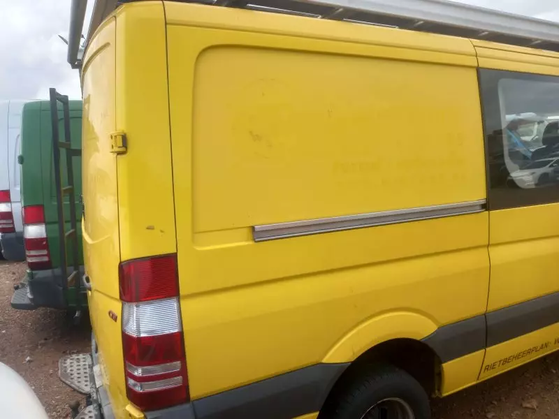 Mercedes-Benz Sprinter   - 2011