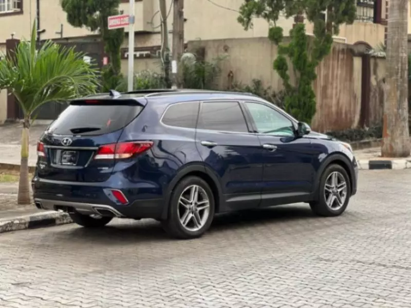 Hyundai Santa Fe - 2017