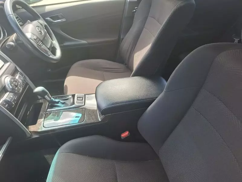 Toyota Mark X   - 2012