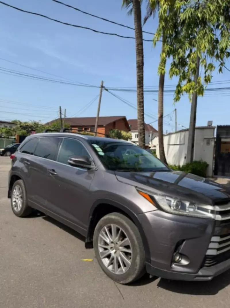 Toyota Highlander   - 2014