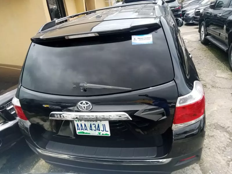 Toyota Highlander   - 2011