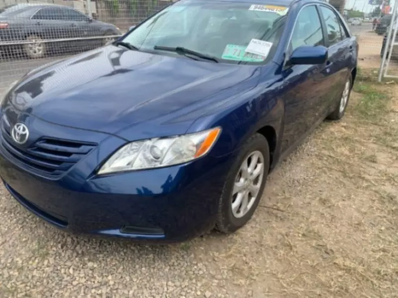 Toyota Camry   - 2009