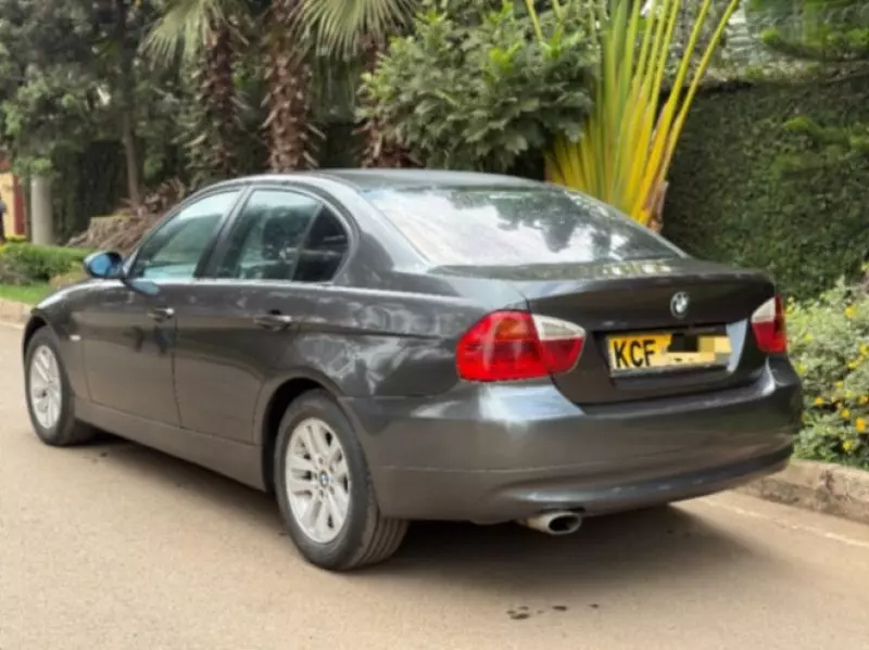 BMW 320i   - 2008
