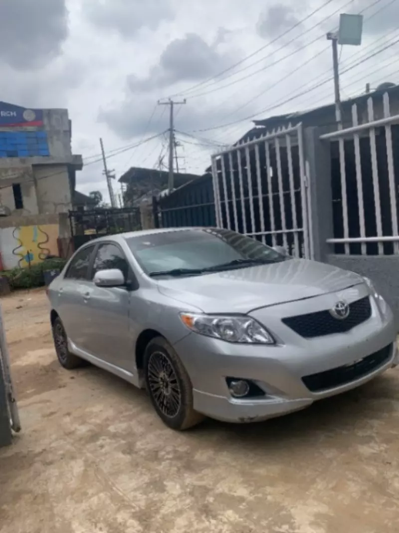 Toyota Corolla   - 2009
