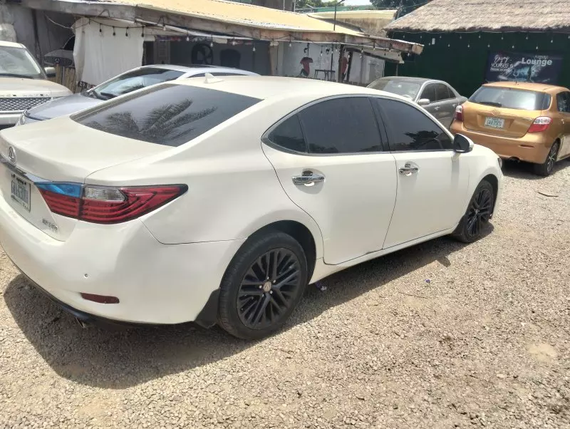 Lexus ES   - 2013